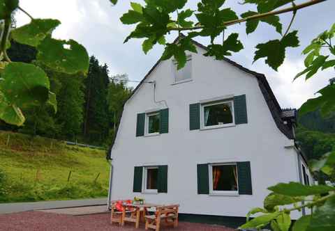 Others Inviting Apartment in Elpe With Garden