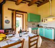 Lainnya 4 Spacious Holiday Home in Cagli With Garden