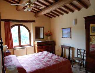 Lainnya 2 Spacious Holiday Home in Cagli With Garden