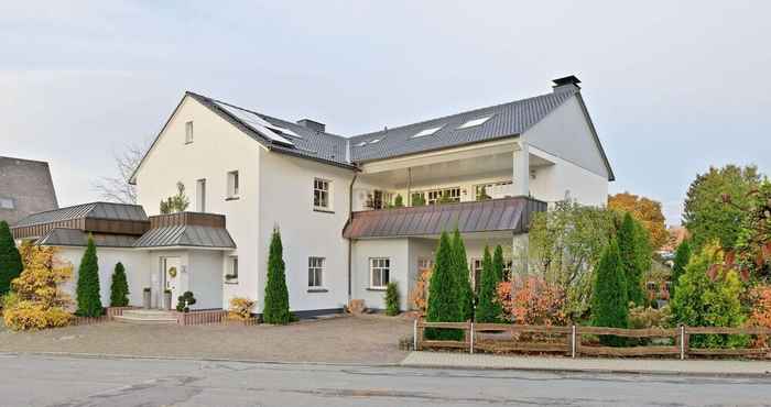 Lainnya Spacious Apartment in Madfeld With Private Terrace