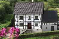 Others Large Holiday Home near Winterberg with Garden, Terrace, & Garage