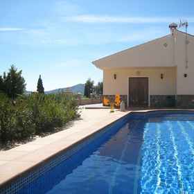 Primary image 1 萨亚隆加太阳海岸庄园内带私人泳池的独立别墅, 贝纳达利德 酒店