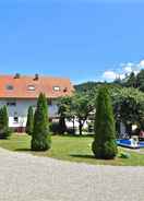 Imej utama Holiday Farm Situated Next to the Kellerwald-edersee National Park With a Sunbathing Lawn
