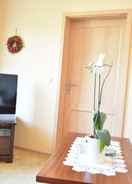 Ruang tamu Apartment Near the Beach not far From Kuehlungsborn / Rerik