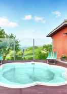 Imej utama Flat on a Farm With Swimming Pool and Many Activities