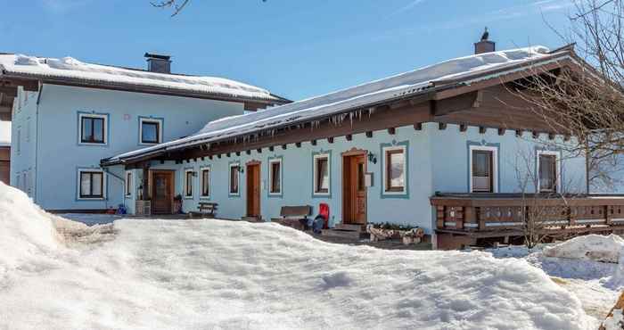 Lainnya Spacious Apartment in Mittersill near Ski Points