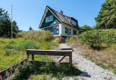 Others Beautiful Dune Villa With Thatched Roof on Ameland, 800 Meters From the Beach