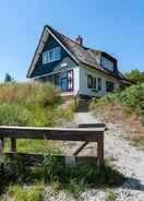 Imej utama Beautiful Dune Villa With Thatched Roof on Ameland, 800 Meters From the Beach