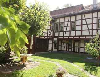 Lain-lain 2 Comfortable Apartment in Tabarz Thuringia Near Forest