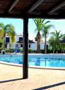 Kolam renang Attractive Apartment in Albufeira With sea View