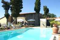 Lainnya Charming Holiday Home in Montecarelli With Pool