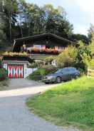 Imej utama Charming Chalet in Niedernsill Near Ski Area