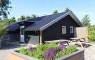 อื่นๆ 6 Gorgeous Farmhouse With Sauna in Noardburgum