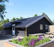 Others 6 Gorgeous Farmhouse With Sauna in Noardburgum