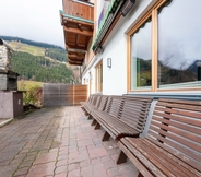 Others 7 Cozy Apartment in Wald im Pinzgau / Salzburgerland With Pool