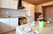 Others 7 Holiday Home on the First Floor With Private Entrance and Large Garden