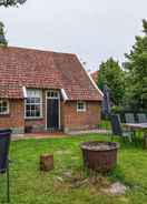 Imej utama Quaint Farmhouse in Enschede With Terrace