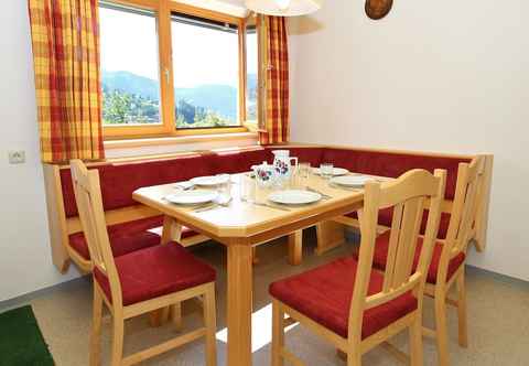 Lainnya Large Apartment in Maria Alm With Terrace