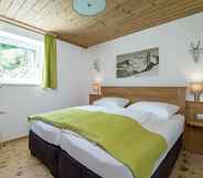 Others 4 Luxurious Holiday Home in Saalbach-hinterglemm With Terrace