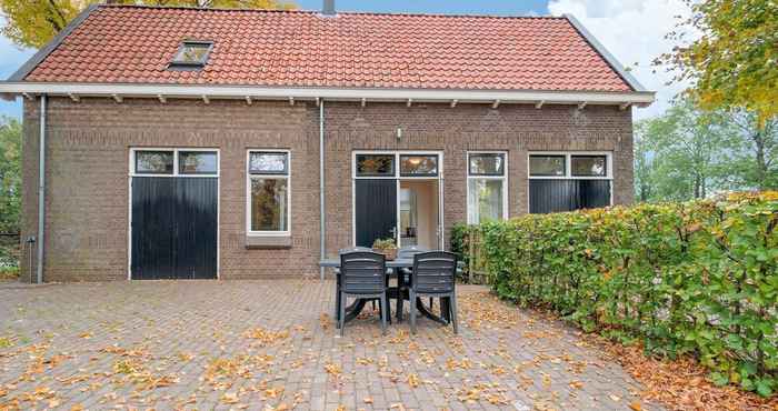 Lainnya Cozy Holiday Home by the Canal in Dwingeloo