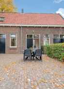 Imej utama Cozy Holiday Home by the Canal in Dwingeloo