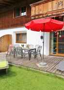 Balkoni Comfortable Cottage Near Ski Area in Leogang