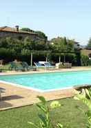 Kolam renang Amazing Apartment in Lucignano With Private Terrace and Close to Village