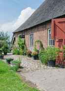 ภาพหลัก Characteristic Headlong Hull Farm With Thatched Cover