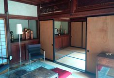 기타 5 Akiu Canada