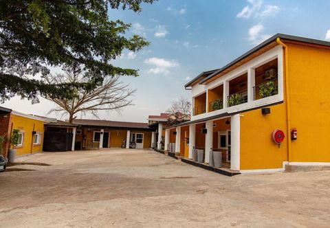 อื่นๆ La Villa Cafe & Suites