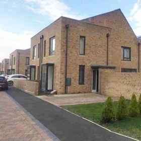 Primary image 1 อิเกลู ซิตี้ครอฟท์ ลักซัรี่ ทาวน์เฮ้าส์, โรงแรม & ที่พัก Millennium Gallery