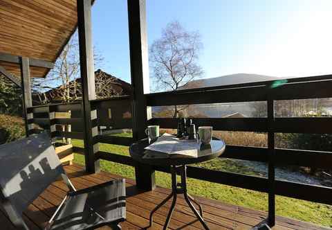 Others Cosy Modern Nordic Lodge w Loch View & Log Burner