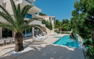 Others 4 Beachfront Villa Seven Sins with Pool