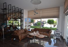 Others 5 Fortuna Apartment