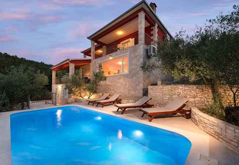 Others Luxury Stairway to Heaven with Pool