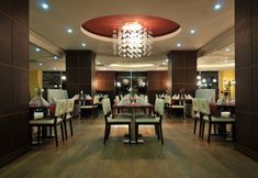 Others 5 Gold City Apartment