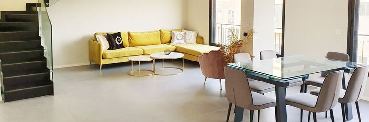 其他 New 3 Bedroom Huge Roof Top 3 min Beach TL57