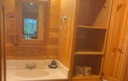 Others 3 Ridgeview Retreat Seclude Cabin Includes Wifi, Cable, and Charcoal Grill by Redawning