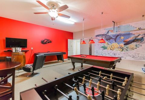 Others Lovely 6 Bedroom Home in the Solterra Community - 518