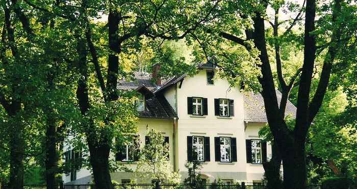 Khác Pension Gräfliche Villa