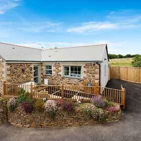 Primary image 1 Bear Cottage, Deviock Hotels