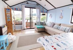 Others 5 Captain's Cabin