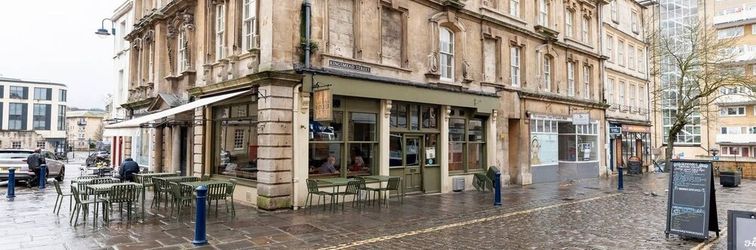 Others The King's Retreat