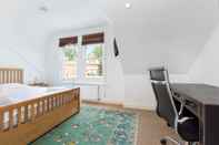 Lain-lain Traditional Chelsea Maisonette With 2 Bedrooms and Wonderful Views of the River