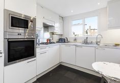 อื่นๆ 6 Well Presented one Bedroom Apartment Located in the Fabulous Notting Hill
