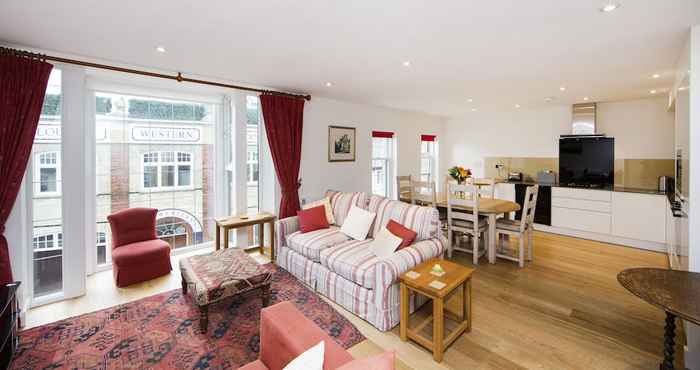 Lain-lain Up-market one Bedroom Apartment Just Minutes From the River Thames. Broughton rd