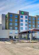 Imej utama Holiday Inn Express & Suites Calgary Airport Trail NE, an IHG Hotel