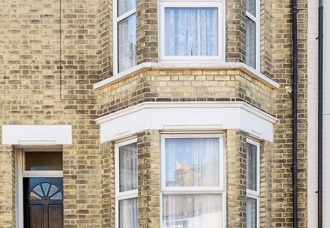 Others Welcoming Flat