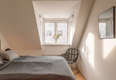 Others 4 Sanders Boulevard - Cute 2-bdr Apt By the Canal