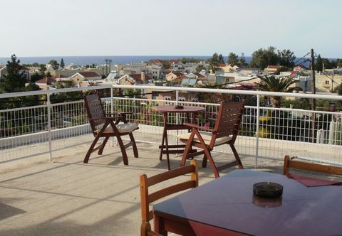 อื่นๆ Agii Apostoli Studios